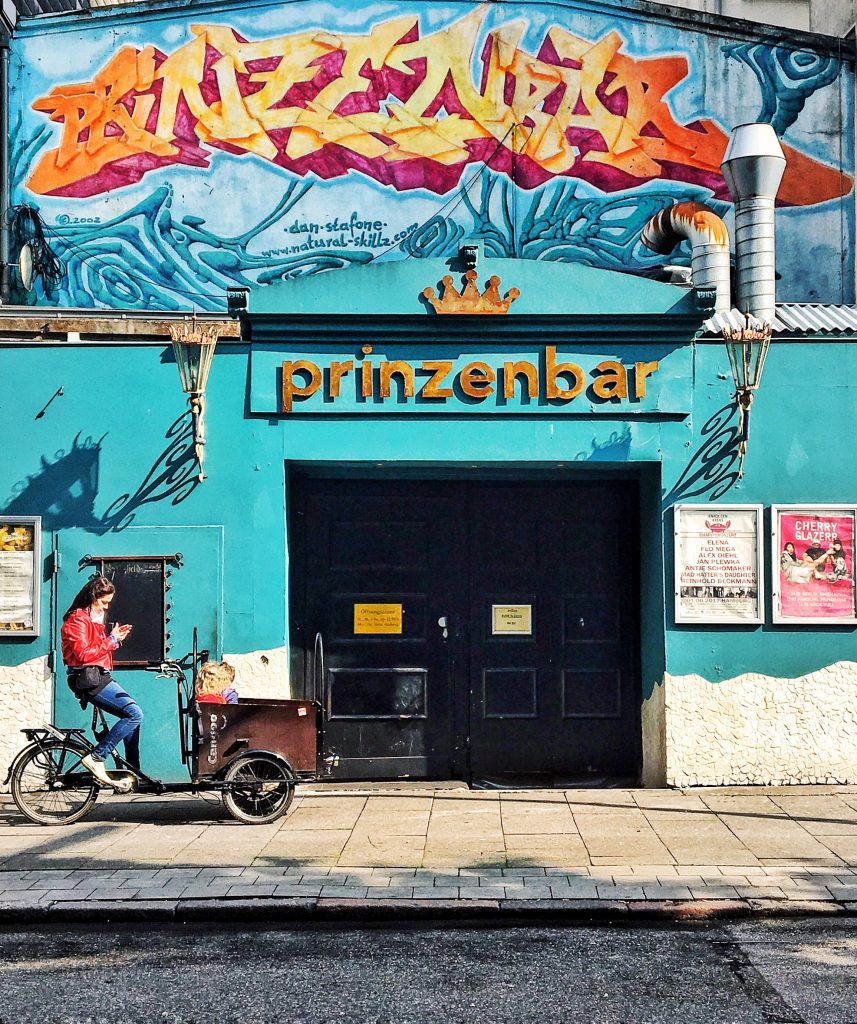 Prinzenbar / Docks: Reeperbahn, Kiez, St. Pauli (ELbville Hamburg Companion)