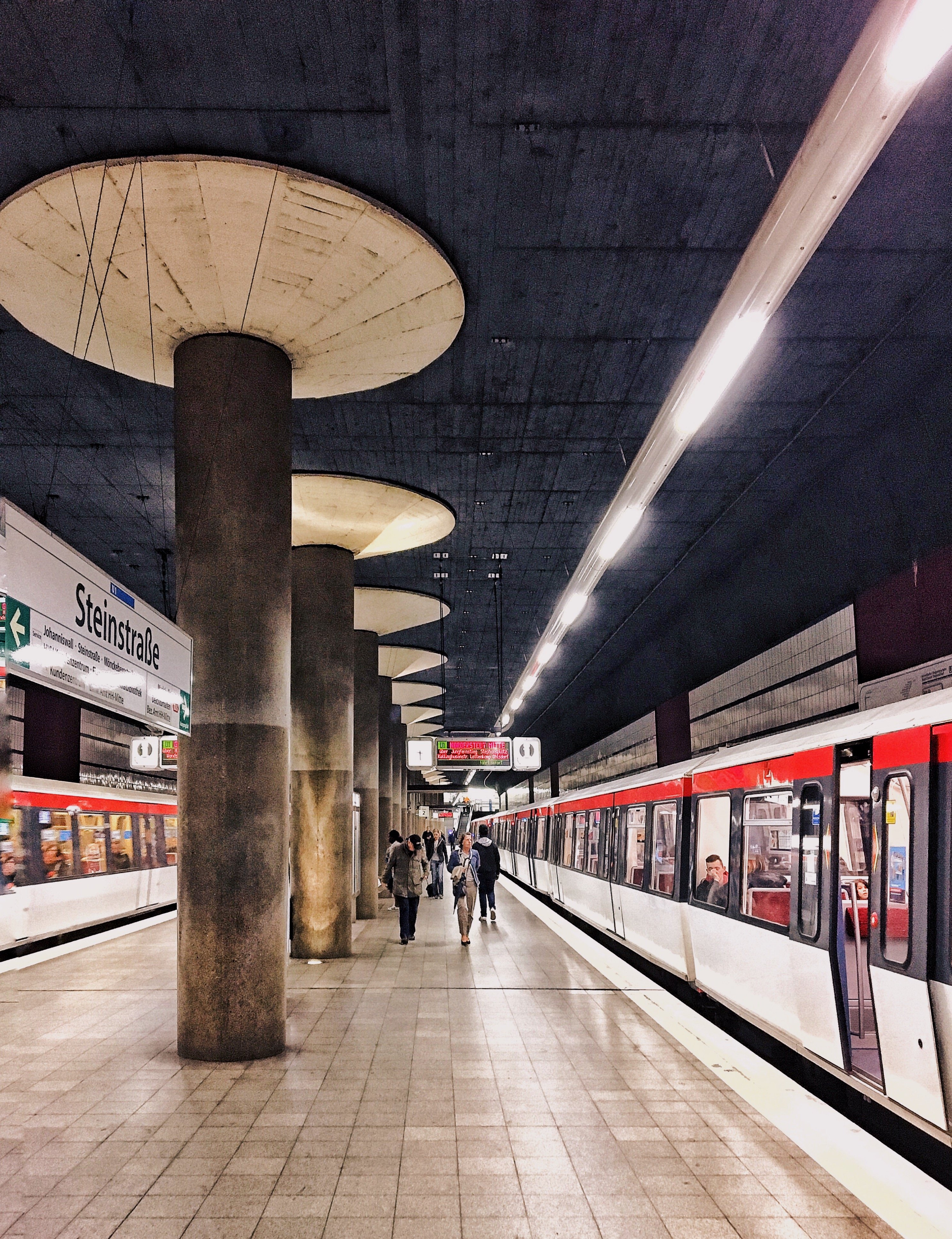 Steinstraße: coole U-Bahn Stationen in Hamburg Companion Frau Elbville 