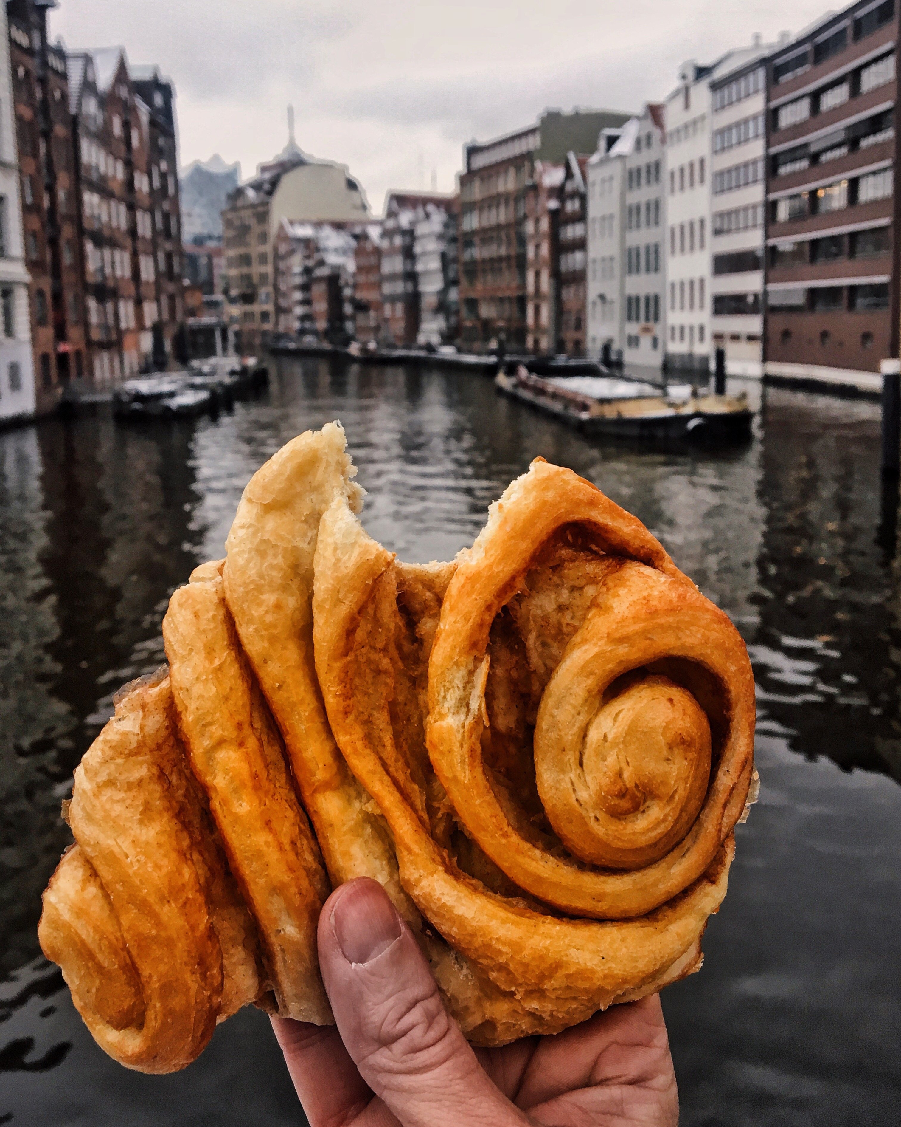 Local Food Hamburg: Franzbrötchen & Nikolaifleet