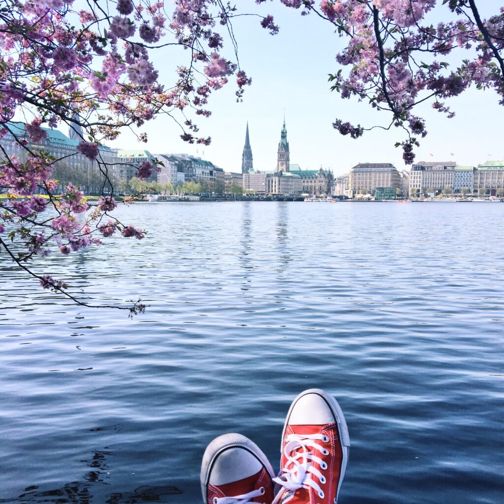 Warum es in Hamburg so viele Kirschbäume gibt & wo Ihr zur Blütezeit tolle Foto-Spots findet