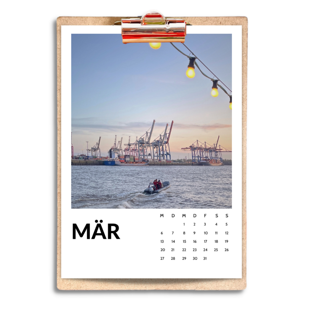 Hamburg Kalender 2023 von Frau Elbville Hafen